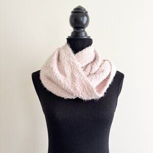 Vintage Ballet Bouclé Knitted Infinity Scarf – Light Pink (Preowned)